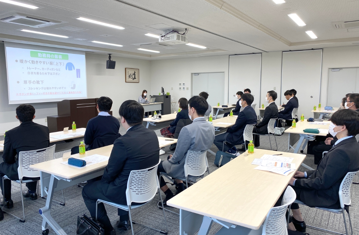 入社前説明会(入社後のスケジュール・準備物の確認)